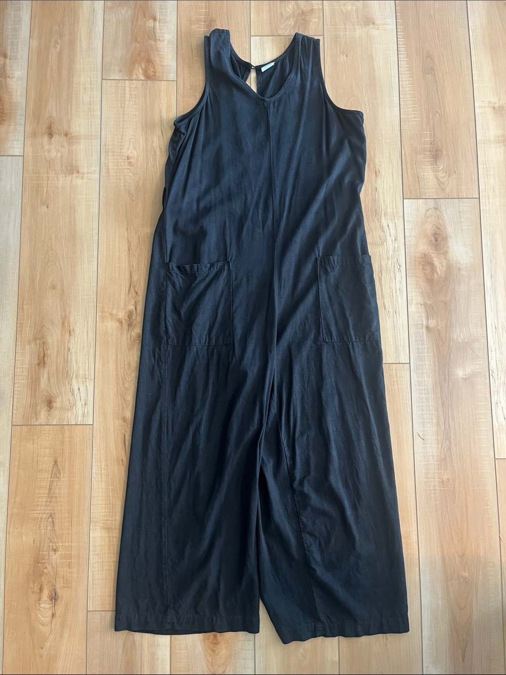 Sleeveless Black Wide-Leg Jumpsuit with Front Pockets